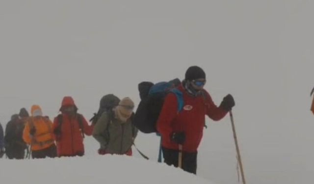 Vadi Doğa Sporları Kulübü ekibi Hayal Dağı'na tırmandı