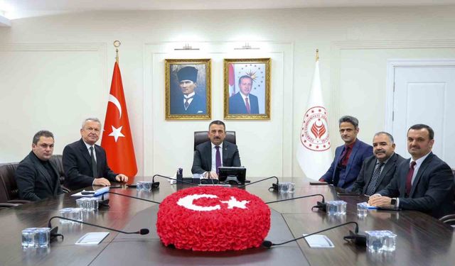 Vali Hacıbektaşoğlu Çaycuma heyetini kabul etti