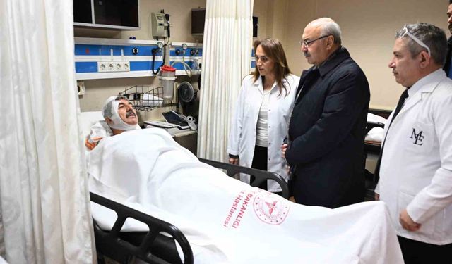 Vali Köşger servis kazasında yaralananları ziyaret etti