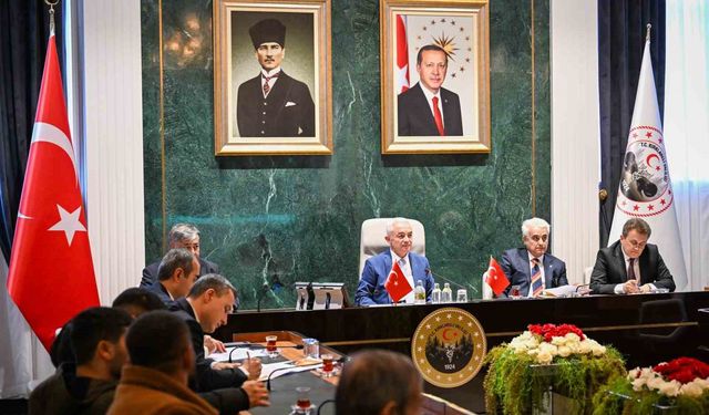 Vali Turan vatandaşların istek ve şikayetlerini dinledi