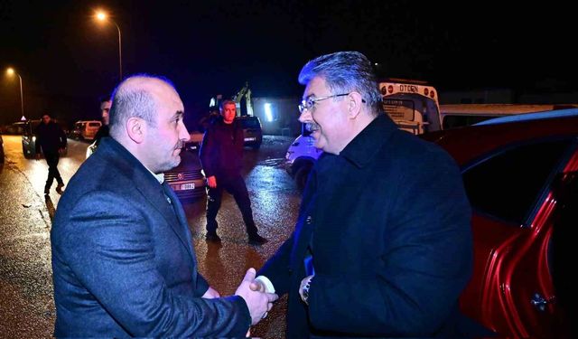 Vali Yılmaz'dan vefat eden Öztürk'ün ailesine taziye ziyareti