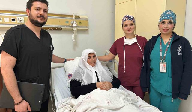 Van'da hastanın göğüs kafesi açılmadan akciğerin yarısı çıkarıldı