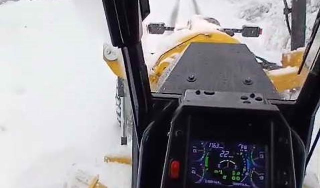 Zonguldak'ta ulaşıma kapanan 95 köy yolunu açma çalışmaları sürüyor