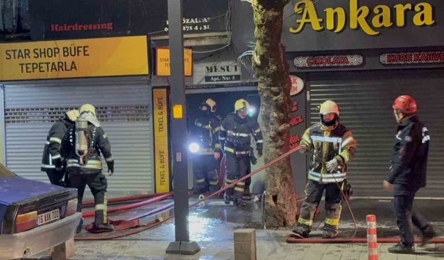 7 katlı binanın çatısında korkutan yangın