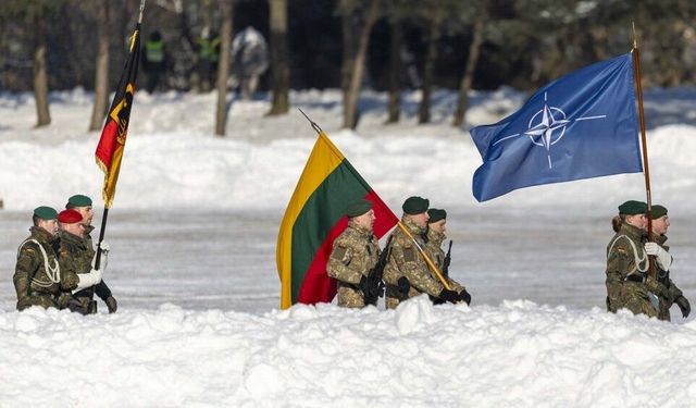 Almanya'nın Litvanya'daki zırhlı tugayına binden fazla NATO askeri katıldı