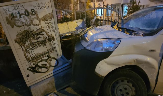 Ankara'da iki araç kafa kafaya çarpıştı: 1 yaralı