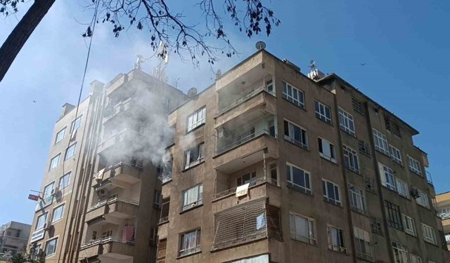 Apartman dairesinde çıkan yangın korkuttu