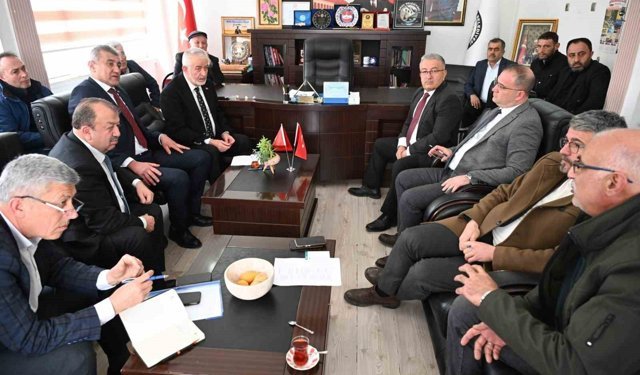 Başkan Şükrü Başdeğirmen Aksu'da muhtarların taleplerini dinledi