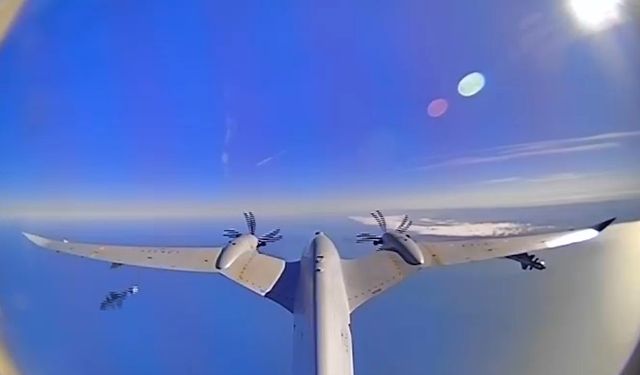 Bayraktar AKINCI'dan bir ilk: EREN mühimmatı ile hava atışında tam isabet