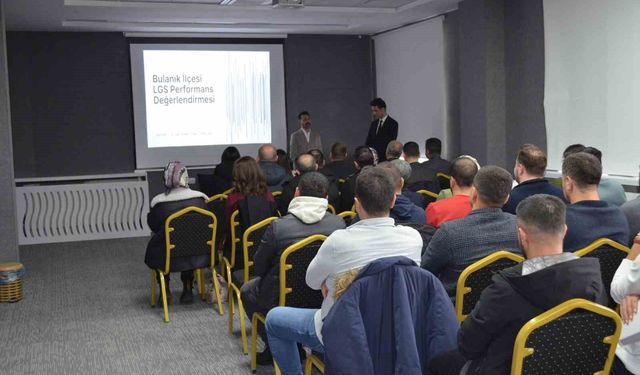 Bulanık'ta 'Akademik Başarıyı Artırma Eylem Planı' toplantısı