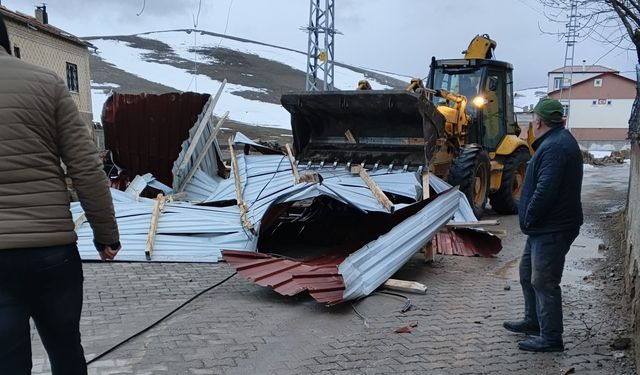 Bünyan'da şiddetli rüzgârın izleri hızla silindi