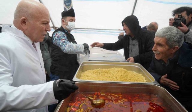 Büyükşehir'den 5 bin aileye Ramazan desteği