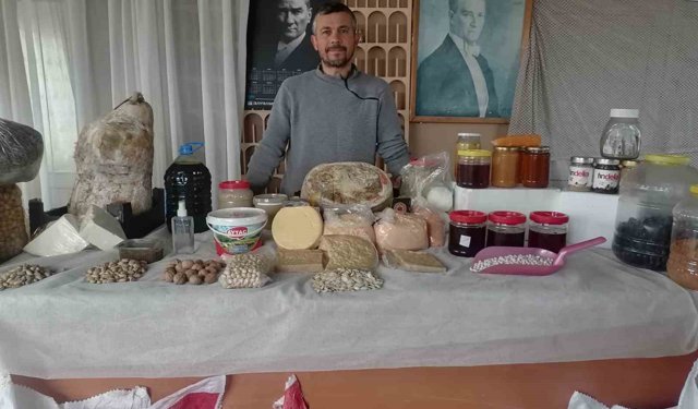 Çiftçilerden topladıklarıyla ramazan kolisi hazırlıyorlar