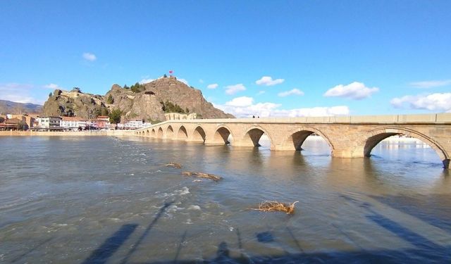 Çorum'da kış yağışlarıyla Kızılırmak'ın debisi yükseldi