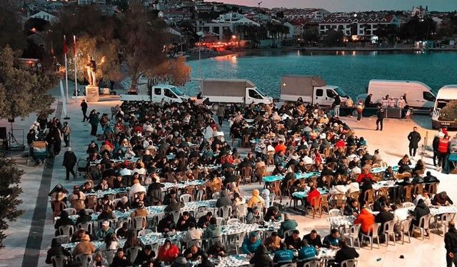Datça'da 600 kişilik iftar sofrası kuruldu