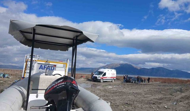 Eğirdir Gölü'nde balık avlarken tekneden düşen adam boğuldu