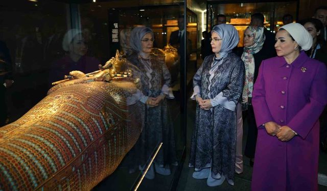 Emine Erdoğan, Mısır Cumhurbaşkanı es-Sisi'nin eşi Entissar Amer ile bir araya geldi