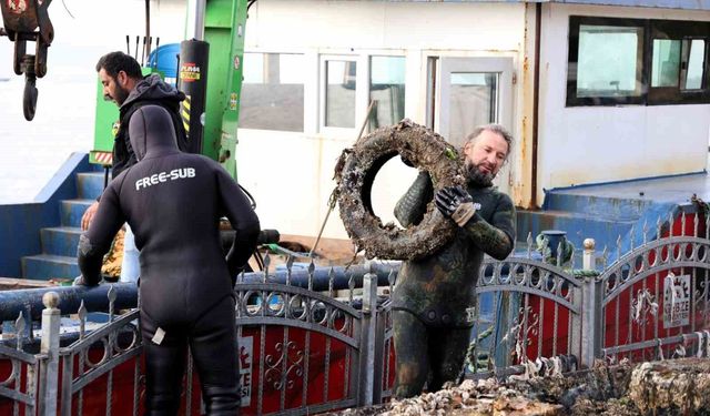 Eskihisar Sahili'nde ekosistemi canlandıracak dip temizliği yapıldı