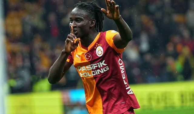 Galatasaray'da maç sonu üçlüsü Renato Nhaga'dan