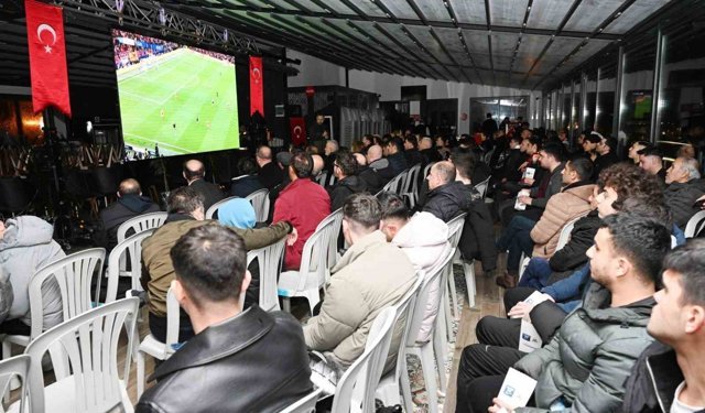 Galatasaray'ın Avrupa zaferini birlikte izlediler