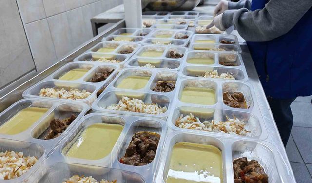 Gönüllü gençlerle iftar seferberliği