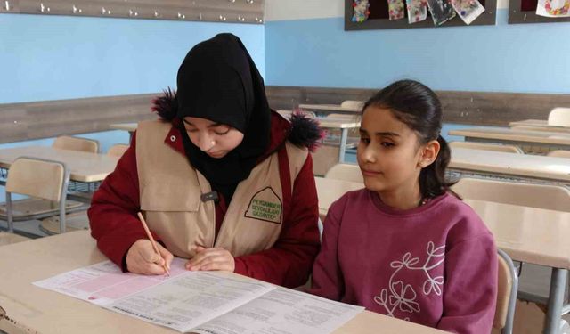 Görme engelli kardeşlerin Siyer Yarışması heyecanı