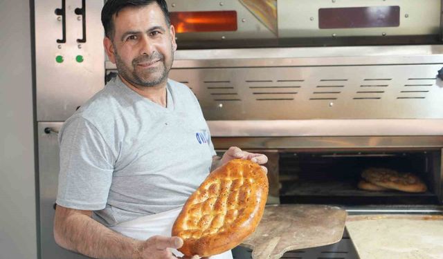 Iğdır'da ramazan pidesi kuyruğu