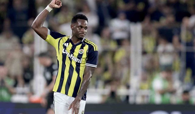 Jhon Duran, kiralık olarak Zenit'te