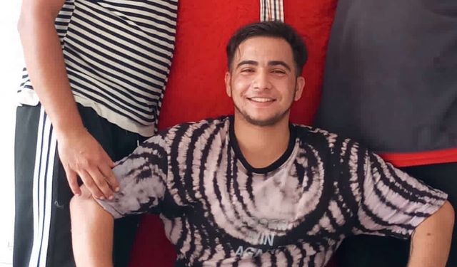 Kocaeli'de tribünden düşen genç taraftar hayatını kaybetti