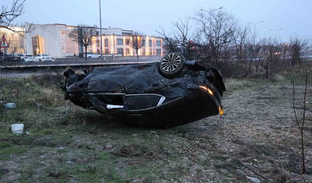 Kontrolden çıkan otomobil takla attı: 2 yaralı