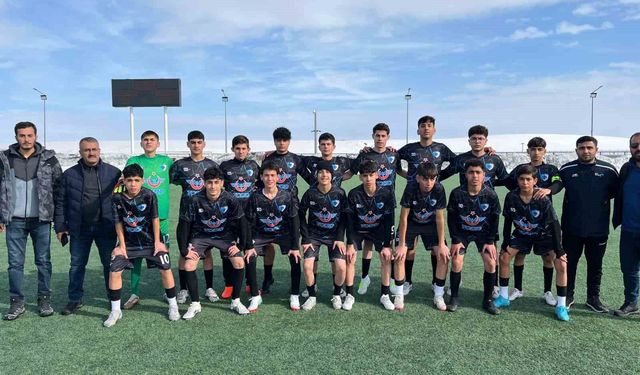 Muş Gençlerbirliği'nden 50. yılında çifte şampiyonluk sevinci