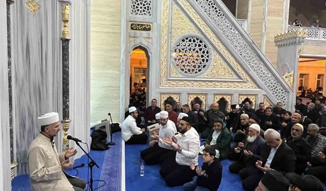 Muş'ta Berat Kandili'nde camiler doldu taştı