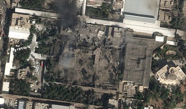 New York Times, İran dini lideri Hamaney'in yerleşkesindeki hasarın görüntülerini paylaştı