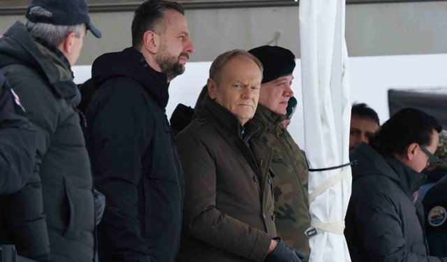 Polonya Başbakanı Tusk'tan vatandaşlarına 'İran'ı terk edin' çağrısı