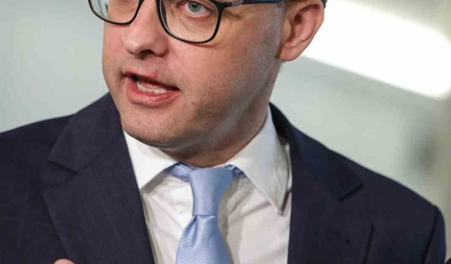 Polonya'dan Macaristan'a sığınan eski Adalet Bakanı Yardımcısı hakkında tutuklama emri