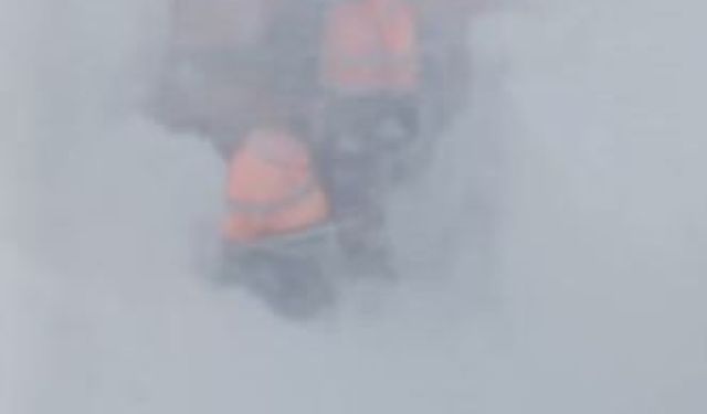 Sahara Geçidi'nde Kara Yolları ekibinin üzerine çığ düştü