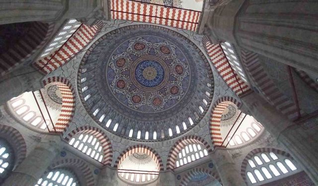 Selimiye Camii'nde tartışma konusu olan kubbe yazıları uzun bir aradan sonra ilk kez görüntülendi