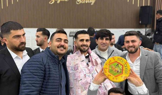 Siirt'te gelin ve damada altın yerine 1 kilo bal takıldı