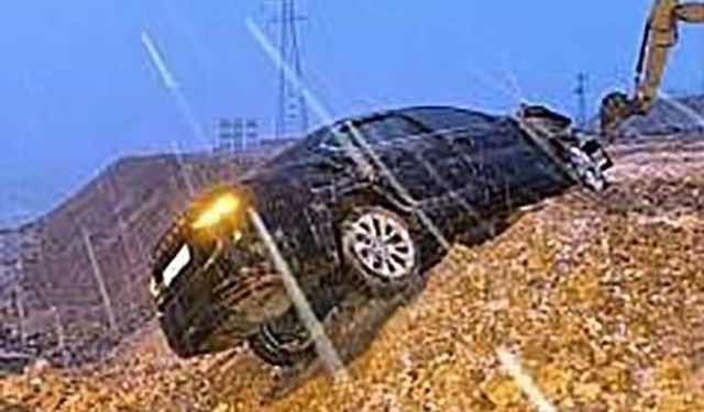 Siirt'te otomobil yol kenarına savruldu, sürücü yaralandı