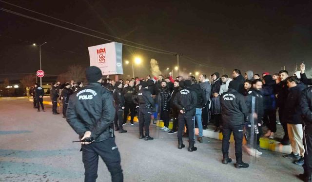 Sivasspor'a taraftarlardan tesislerde protesto
