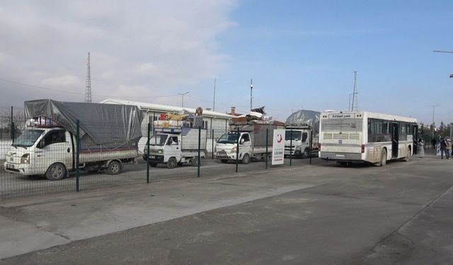 Suriyelilerin gönüllü geri dönüşü sürüyor