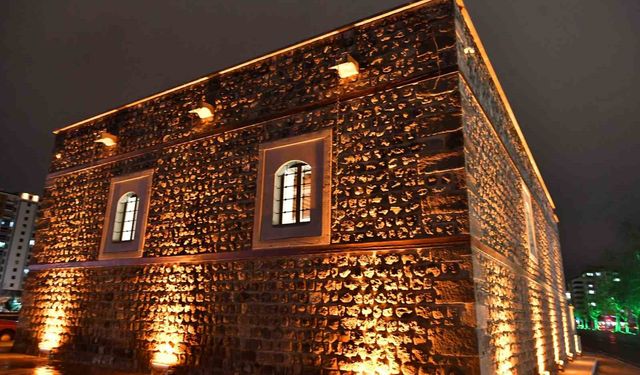 Tarihi Tasmakıran Camii'nde restorasyon sonrası ilk teravih heyecanı