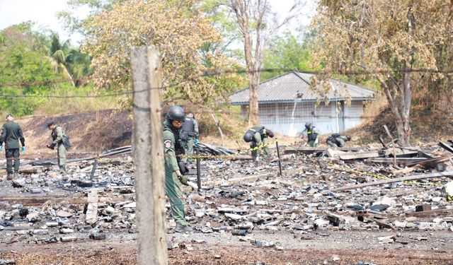 Tayland sınırında mühimmat deposunda patlama
