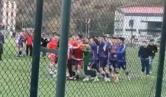 Tokat'ta amatör maçta saha karıştı