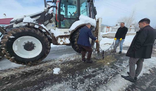 Tuzluca'da kar 32 köy yolunu kapattı, 22 köy yolu ulaşıma açıldı