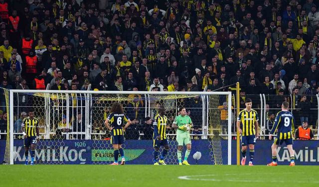 UEFA Avrupa Ligi: Fenerbahçe: 0 - Nottingham Forest: 3 (Maç sonucu)