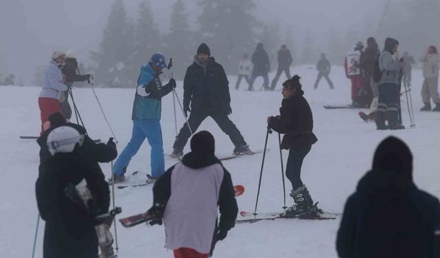 Uludağ'da rekor yoğunluk: 47 bin araç giriş yaptı