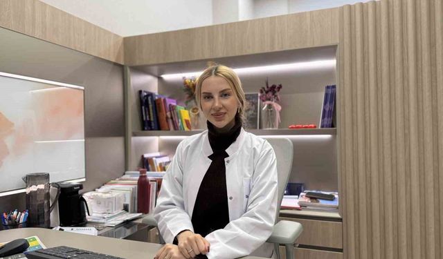 Uzmanlardan 'Çocuklarda makyaj' uyarısı: 'Pek çok cilt hastalığını çok çok erken yaşta görmeye başladık'