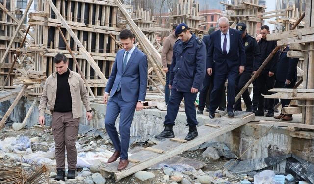 Arhavi Hüseyin Gürkan Lisesi inşaatı sürüyor