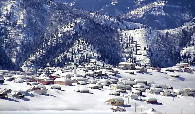 Rize'de kar şiddetini artırdı, eğitime ara verildi